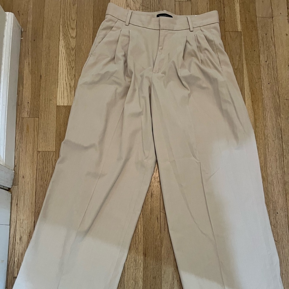 Banana Republic pleated wide leg khaki pants